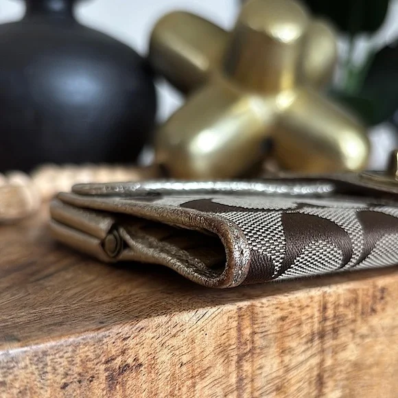 ❌❌SOLD❌❌💳💛VTG COACH Legacy Gigi Kisslock Wallet 💛💳 - Picture 13 of 14